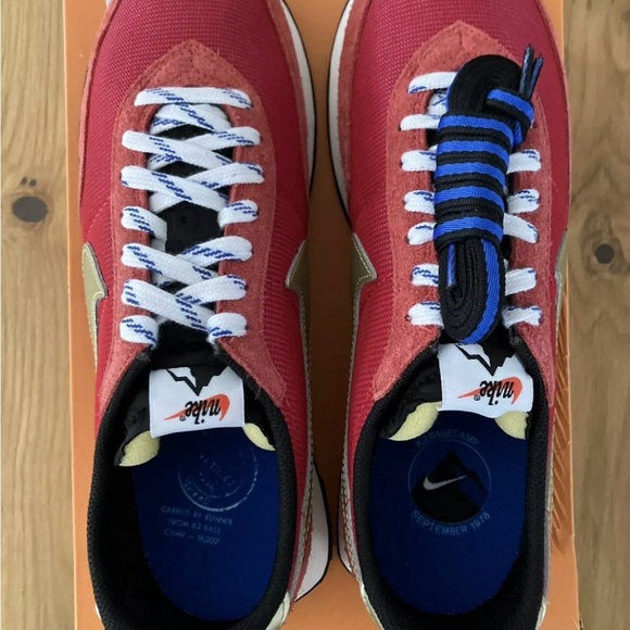 Nike Waffle Trainer 2 - K2 Basecamp Himalayas — US 10.5 Red & Gold — BRAND NEW - Picture 9 of 11